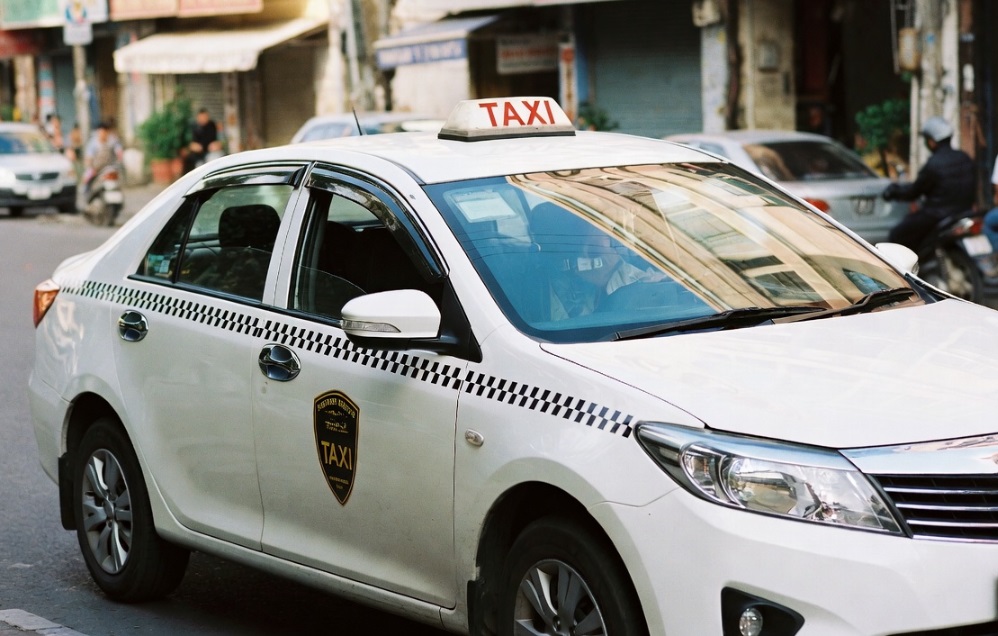 Xe 4 chỗ tiêu chuẩn